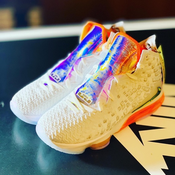 SOLD!!NIKE LEBRON 17 - Picture 3 of 8
